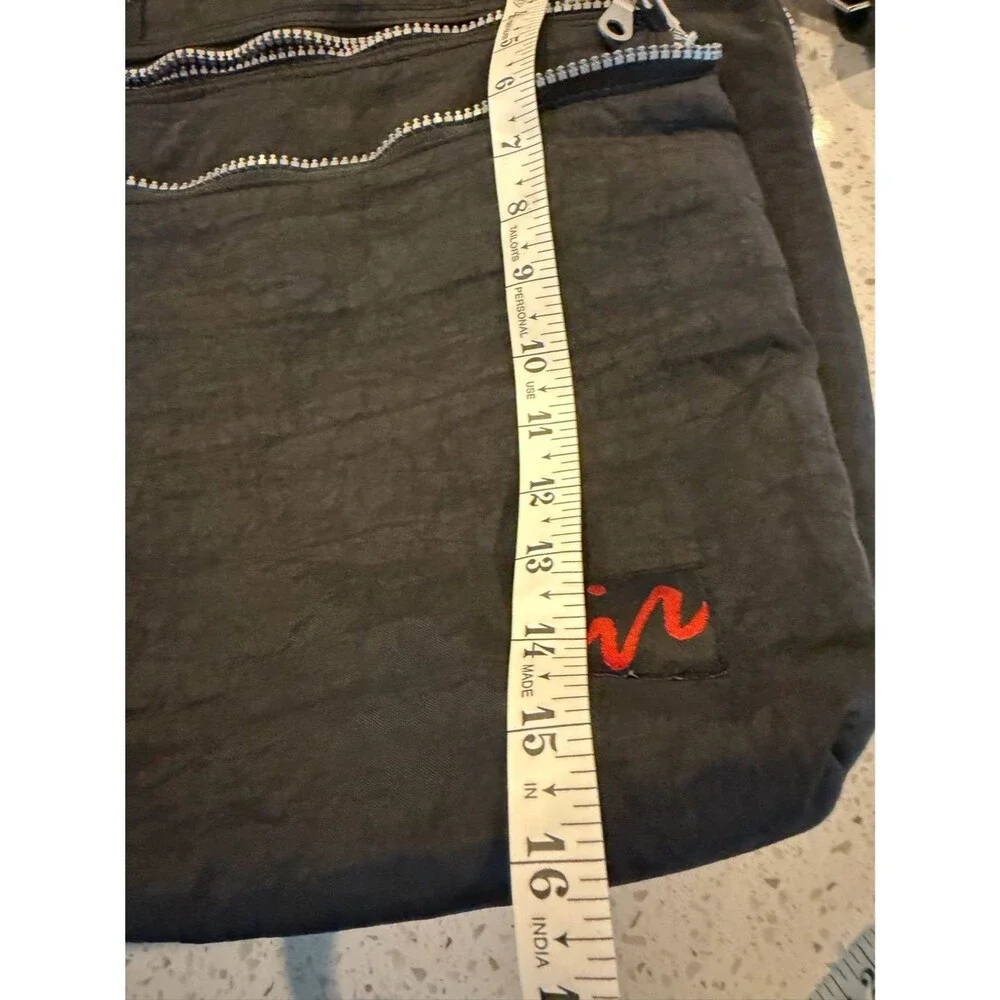 Unbranded practical black